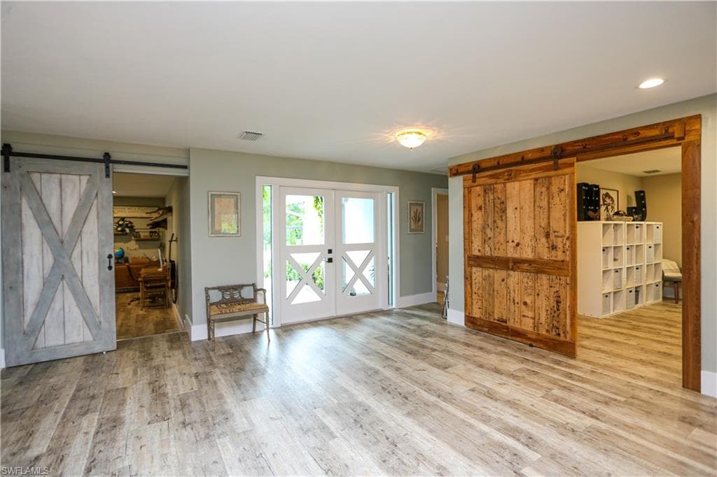 5840 Bur Oaks Ln, Naples, FL 34119-9