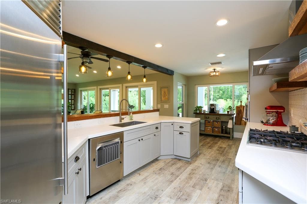 5840 Bur Oaks Ln, Naples, FL 34119-14
