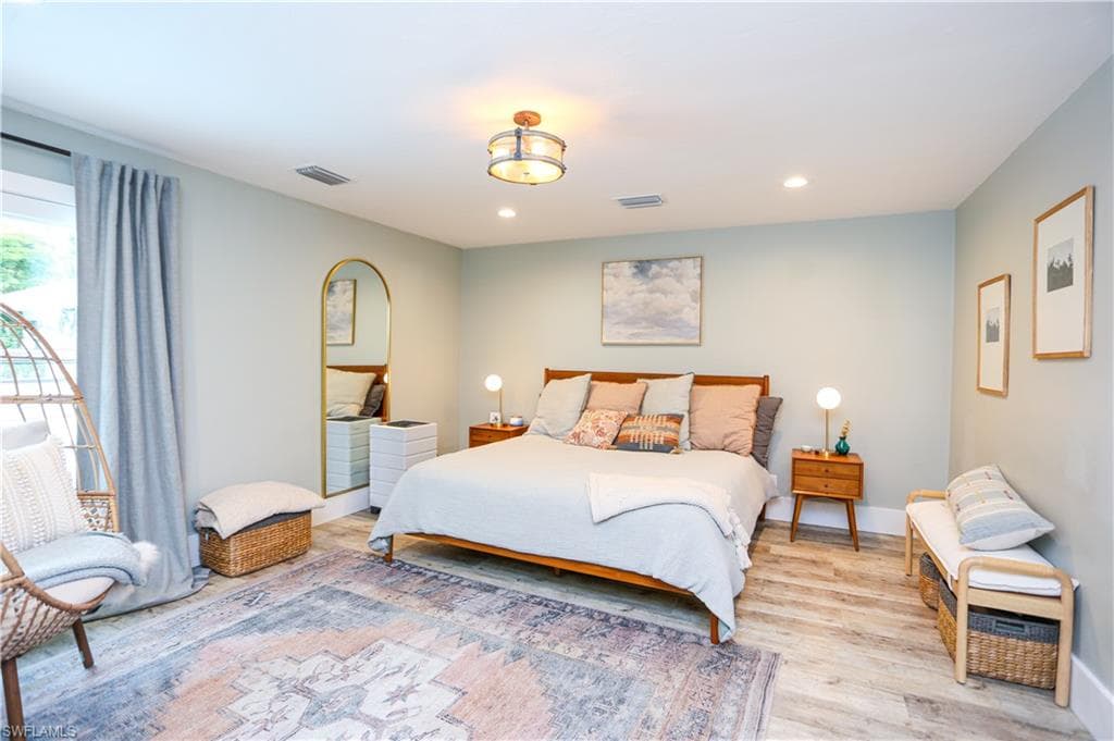 5840 Bur Oaks Ln, Naples, FL 34119-19