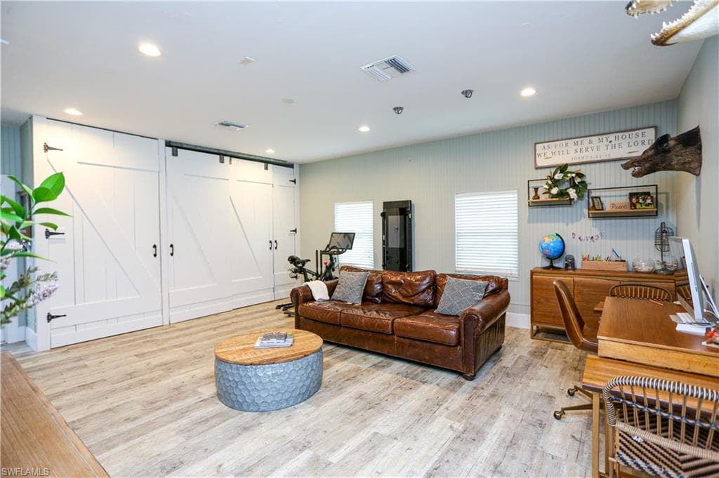 5840 Bur Oaks Ln, Naples, FL 34119-21
