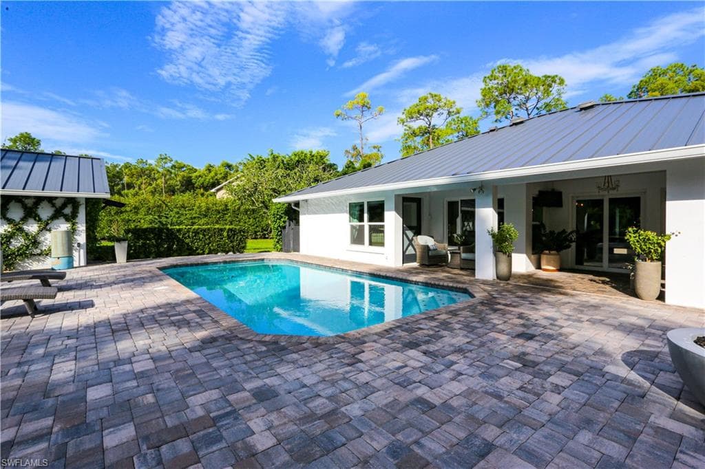 5840 Bur Oaks Ln, Naples, FL 34119-24