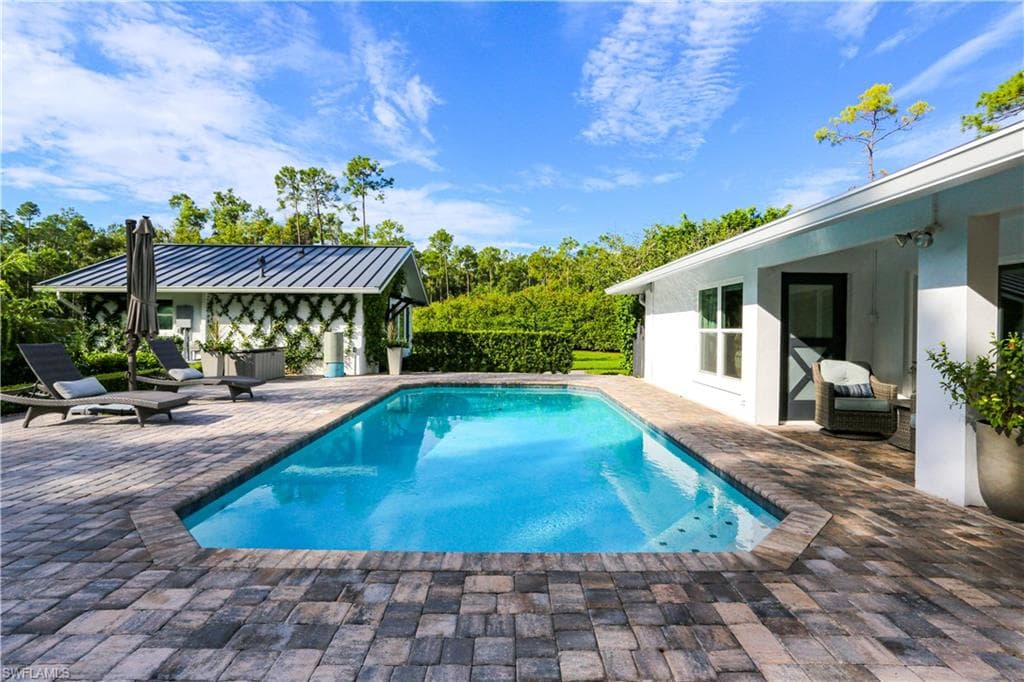 5840 Bur Oaks Ln, Naples, FL 34119-25