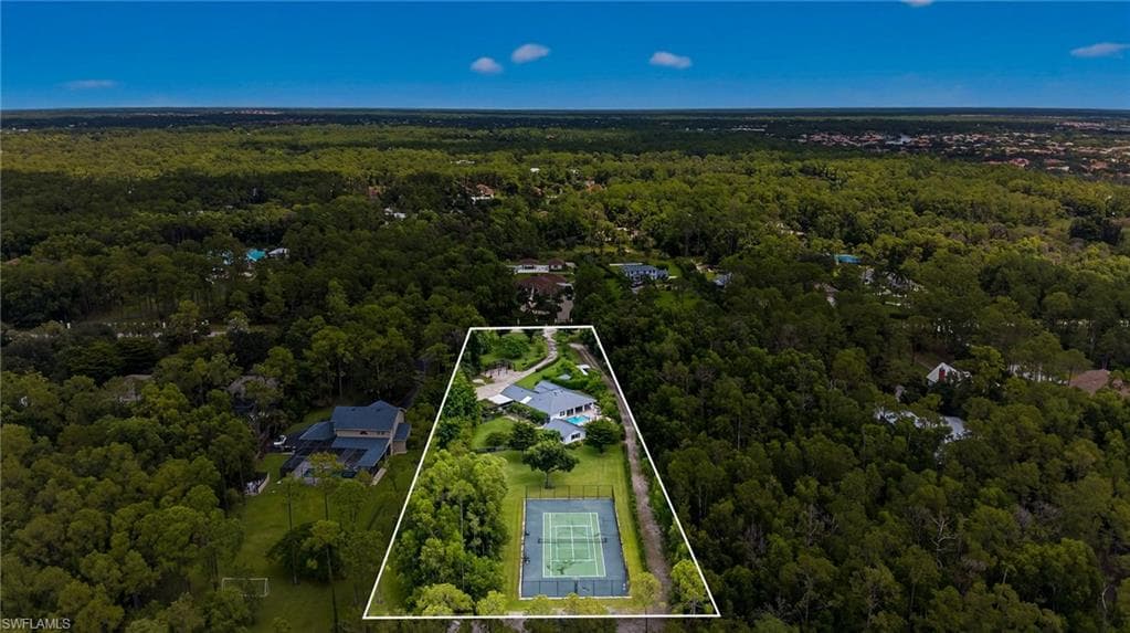 5840 Bur Oaks Ln, Naples, FL 34119-3