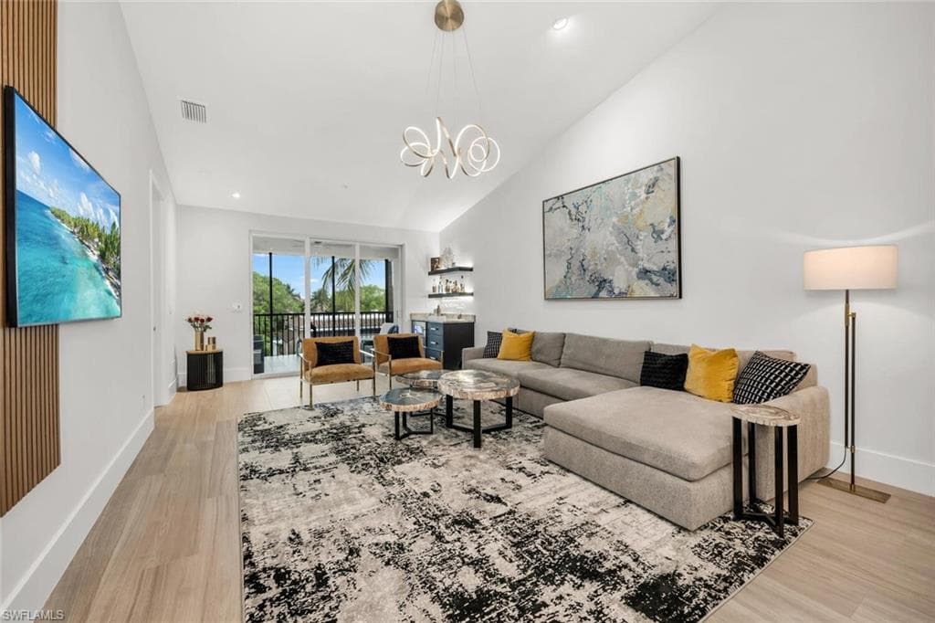 1540 Blue Point Ave 201, Naples, FL 34102-12