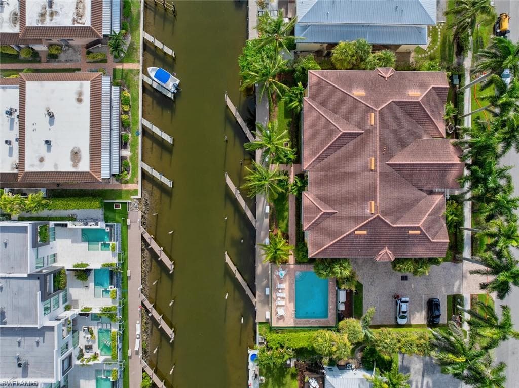 1540 Blue Point Ave 201, Naples, FL 34102-1
