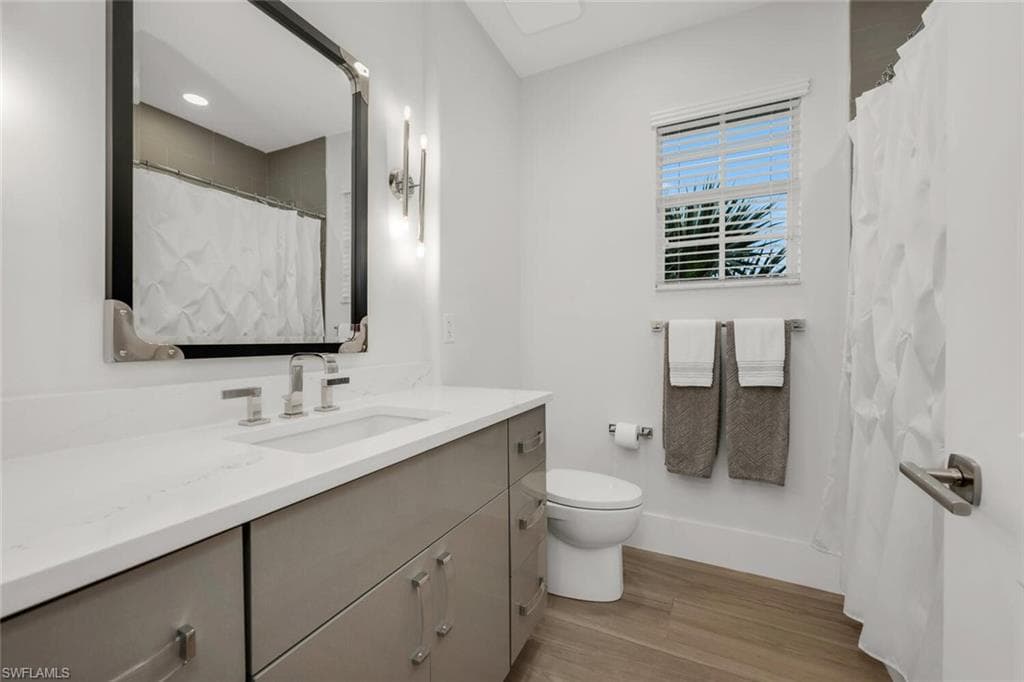 1540 Blue Point Ave 201, Naples, FL 34102-19