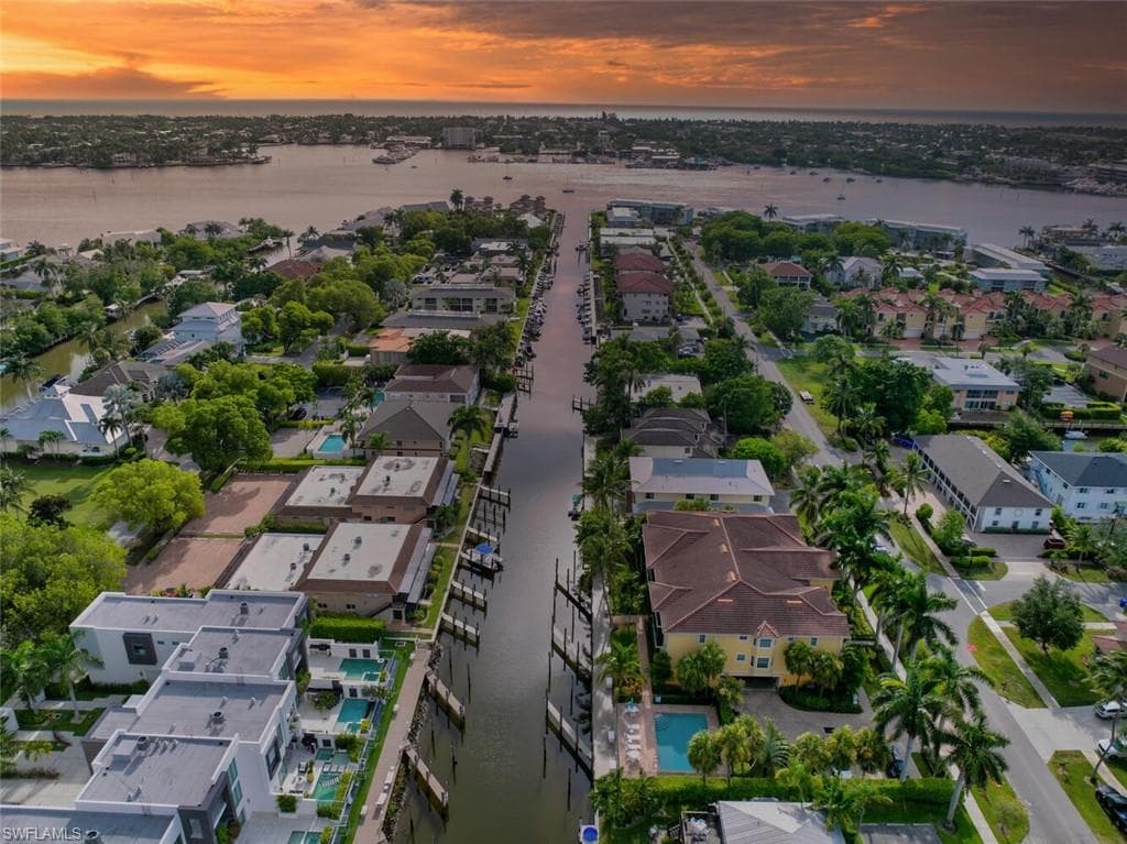 1540 Blue Point Ave 201, Naples, FL 34102-3