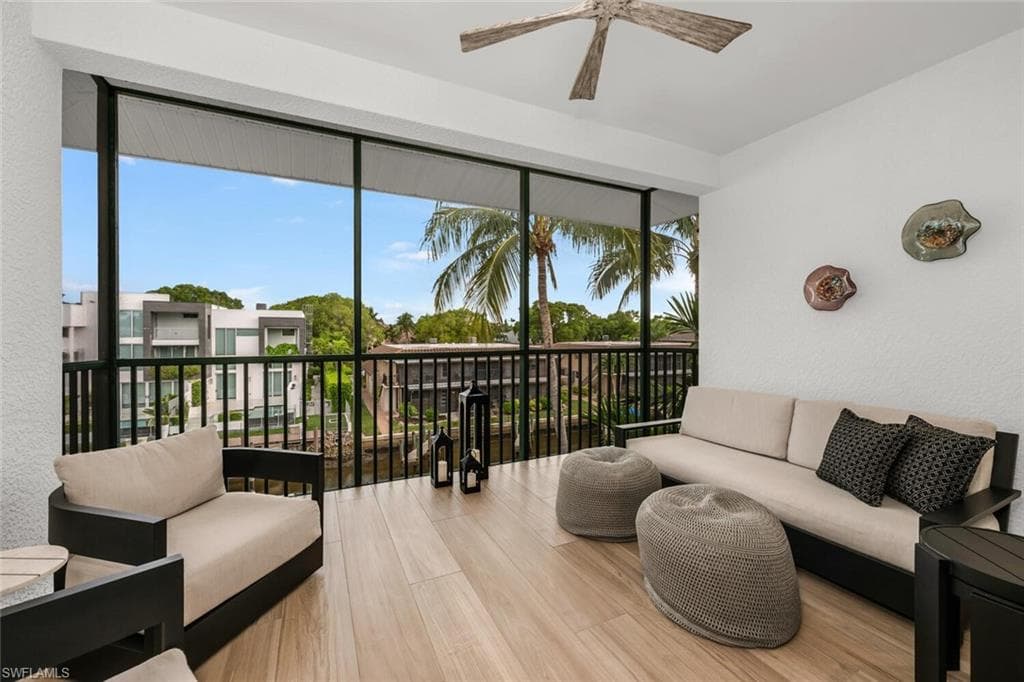 1540 Blue Point Ave 201, Naples, FL 34102-4