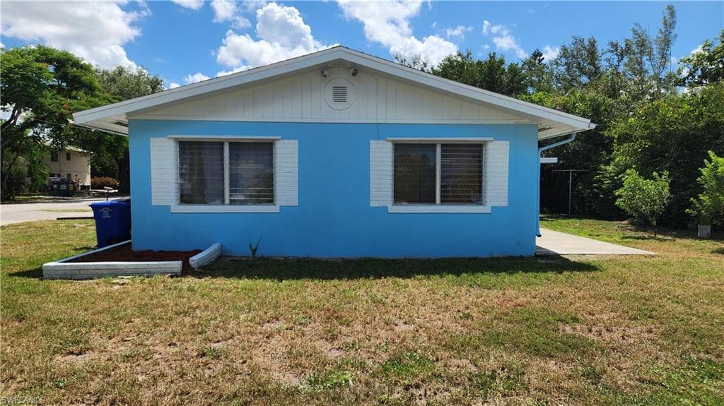 2252 / 2254 Maple Ave, Fort Myers, FL 33901-9