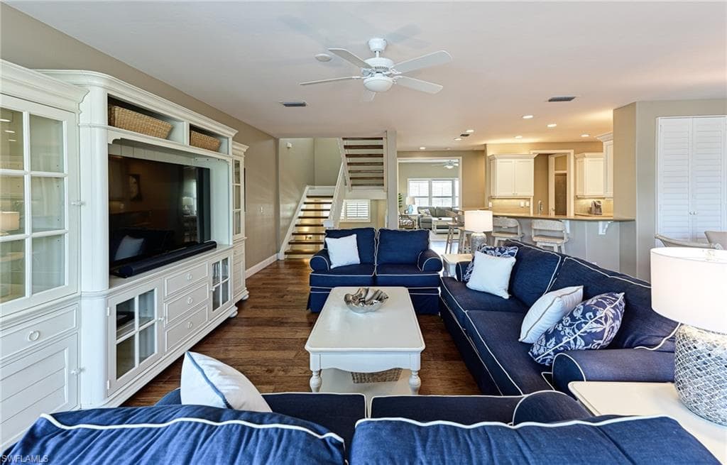 117 Barefoot Cir 18, Bonita Springs, FL 34134-12