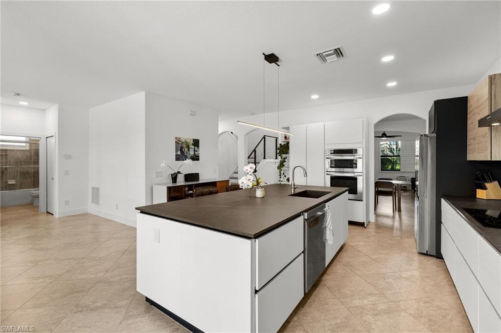 4764 Formosa Dr, Naples, FL 34119-9