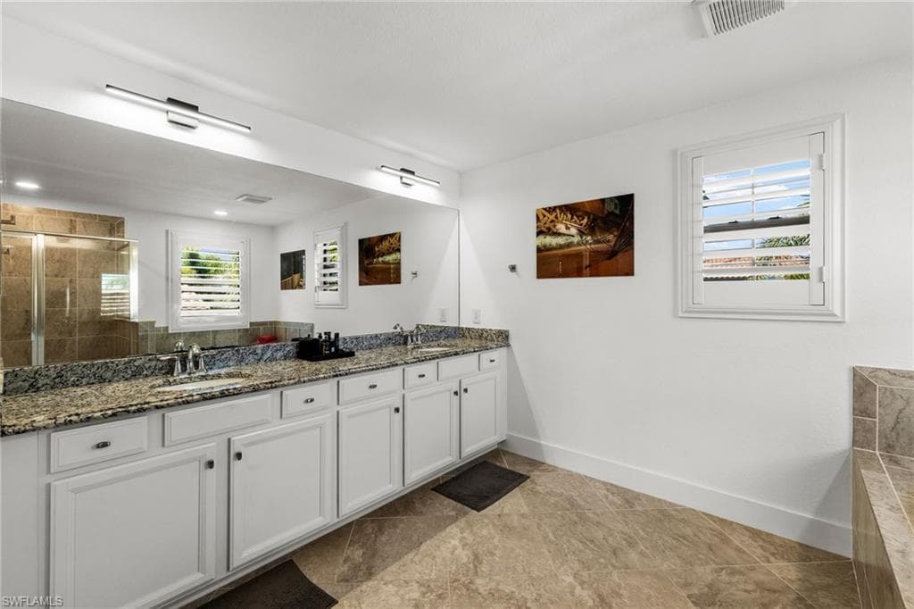 4764 Formosa Dr, Naples, FL 34119-18