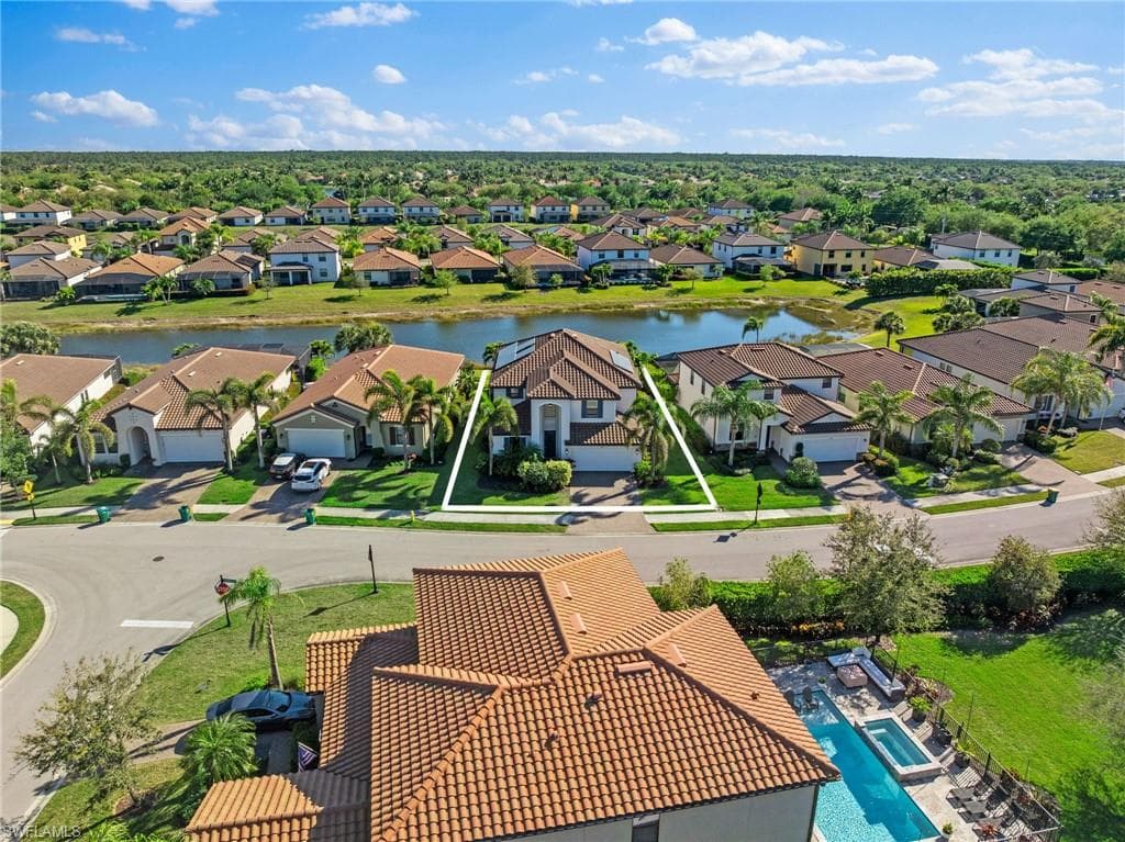 4764 Formosa Dr, Naples, FL 34119-28
