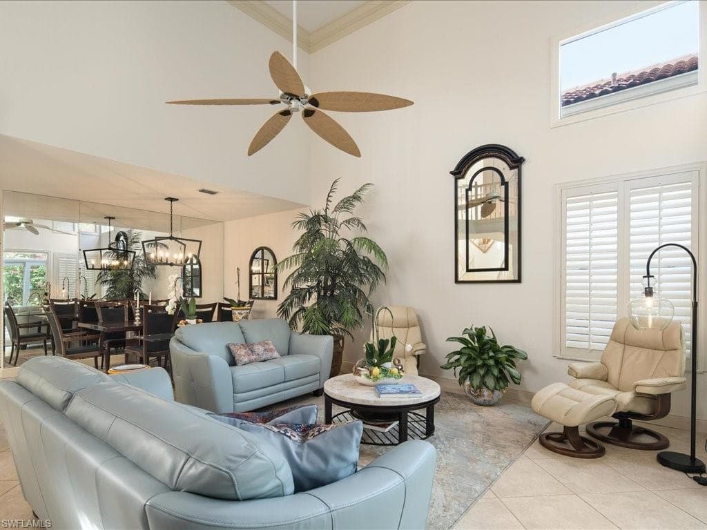 156 Amblewood Ln 7-704, Naples, FL 34105-11