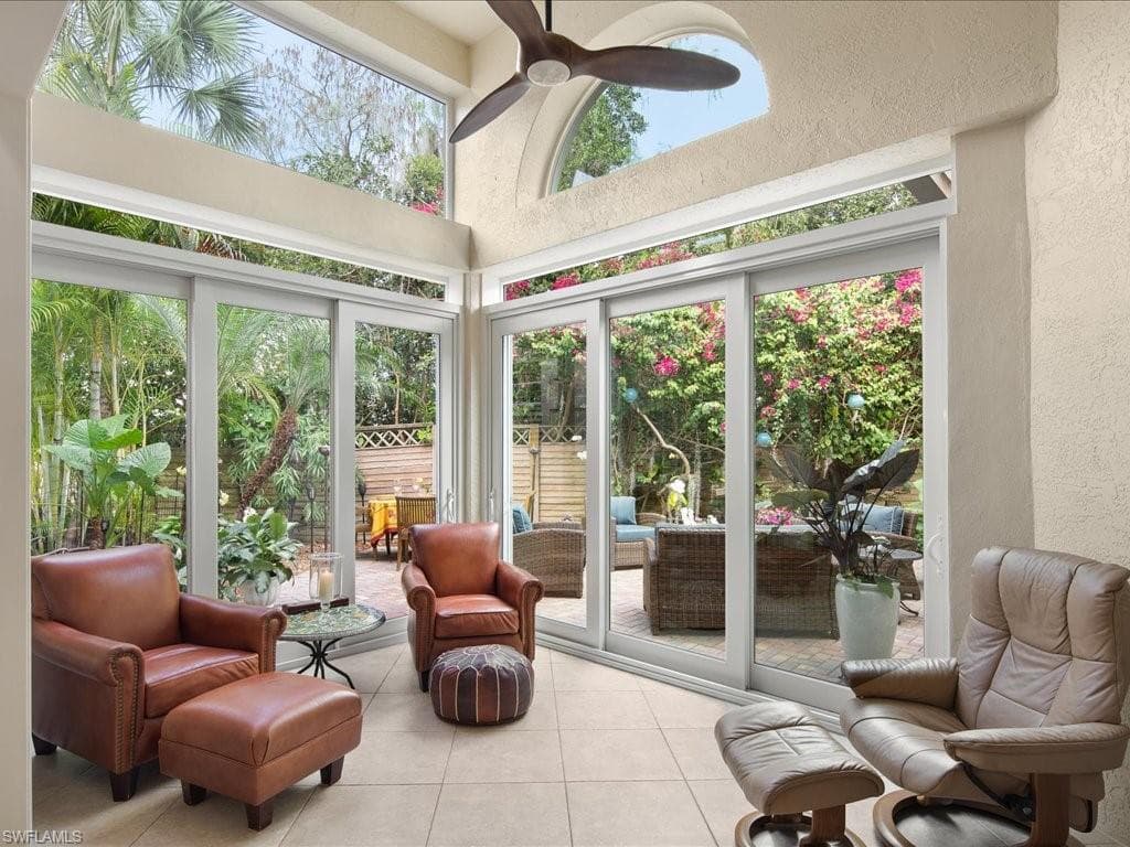156 Amblewood Ln 7-704, Naples, FL 34105-13