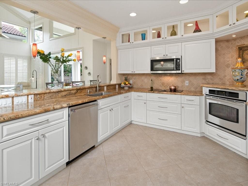 156 Amblewood Ln 7-704, Naples, FL 34105-16