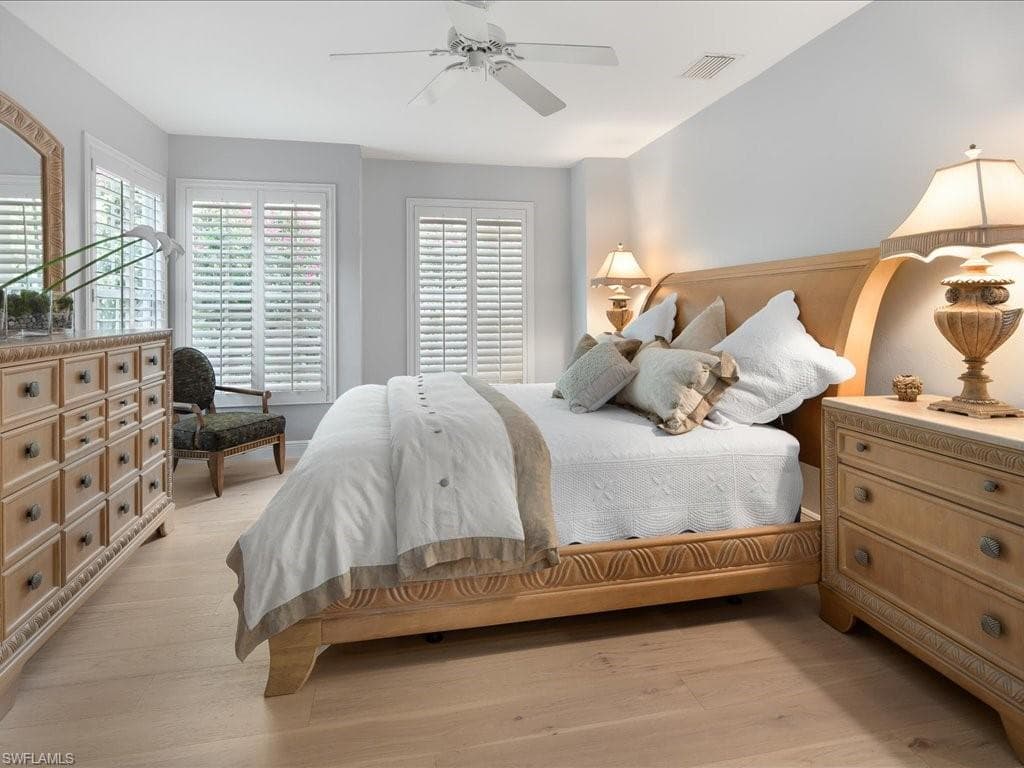 156 Amblewood Ln 7-704, Naples, FL 34105-19