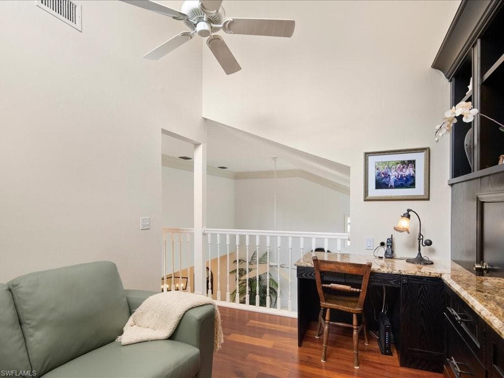 156 Amblewood Ln 7-704, Naples, FL 34105-27