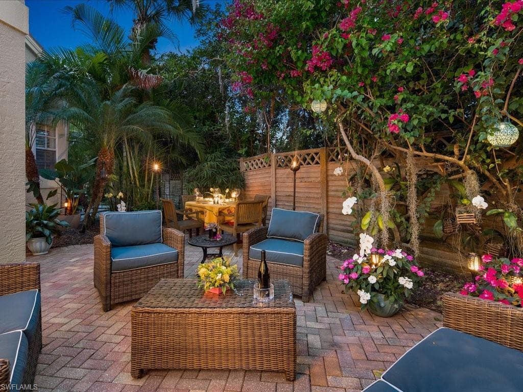 156 Amblewood Ln 7-704, Naples, FL 34105-29