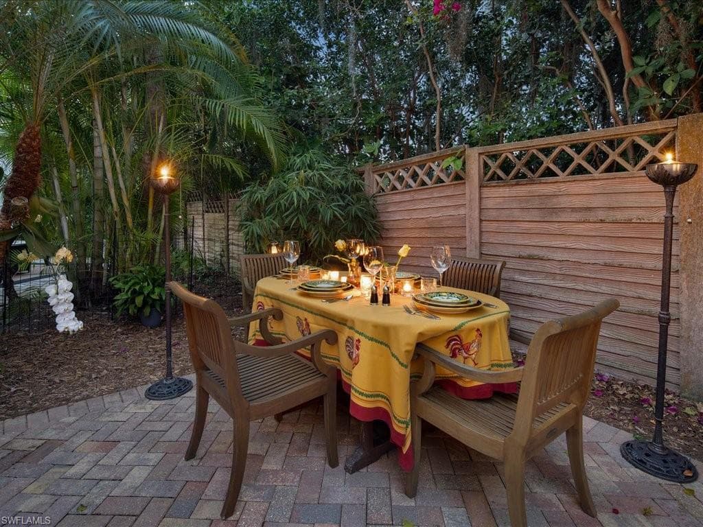 156 Amblewood Ln 7-704, Naples, FL 34105-30