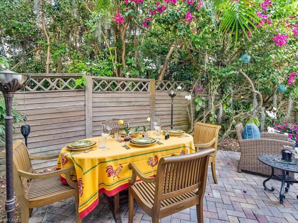 156 Amblewood Ln 7-704, Naples, FL 34105-33