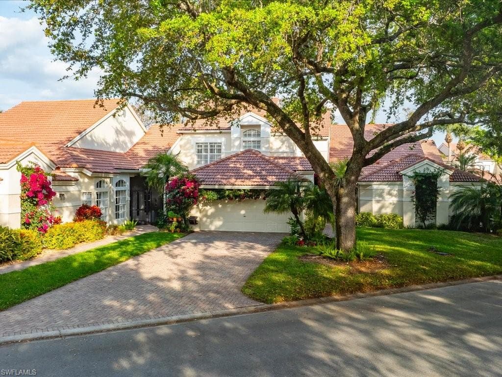 156 Amblewood Ln 7-704, Naples, FL 34105-39
