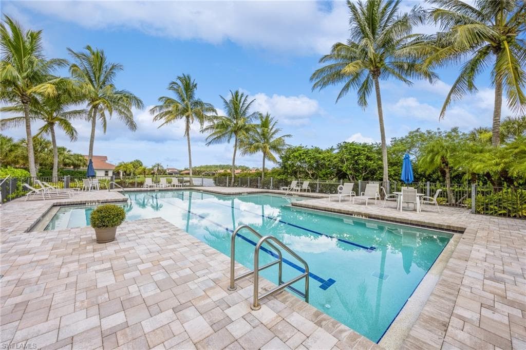 13366 Kent St, Naples, FL 34109-23