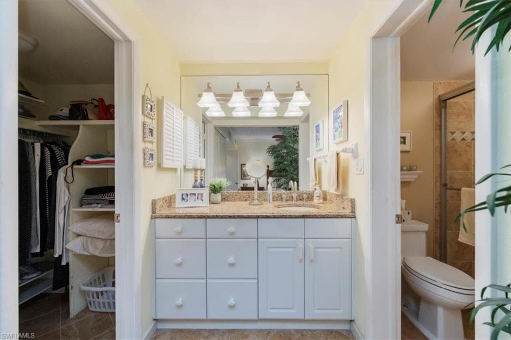 788 Park Shore Dr F13, Naples, FL 34103-19
