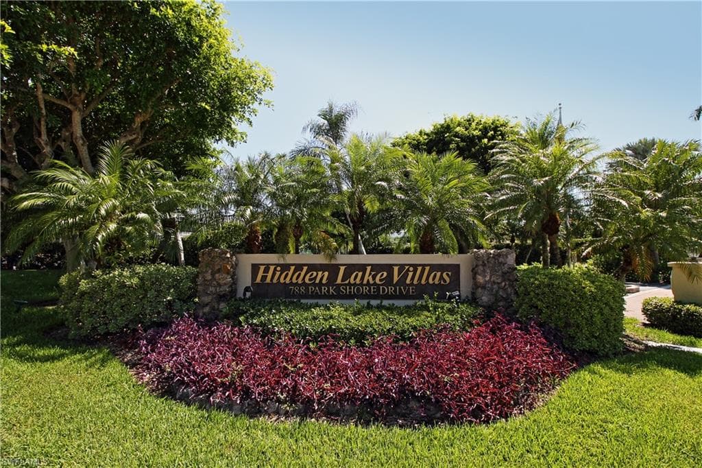 788 Park Shore Dr F13, Naples, FL 34103-27