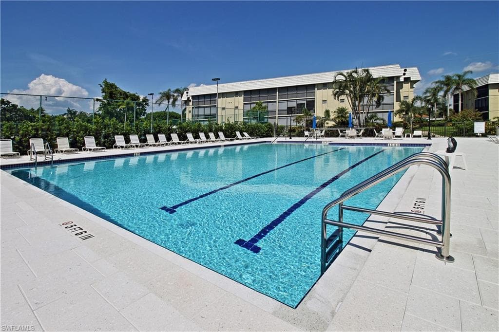 788 Park Shore Dr F13, Naples, FL 34103-30