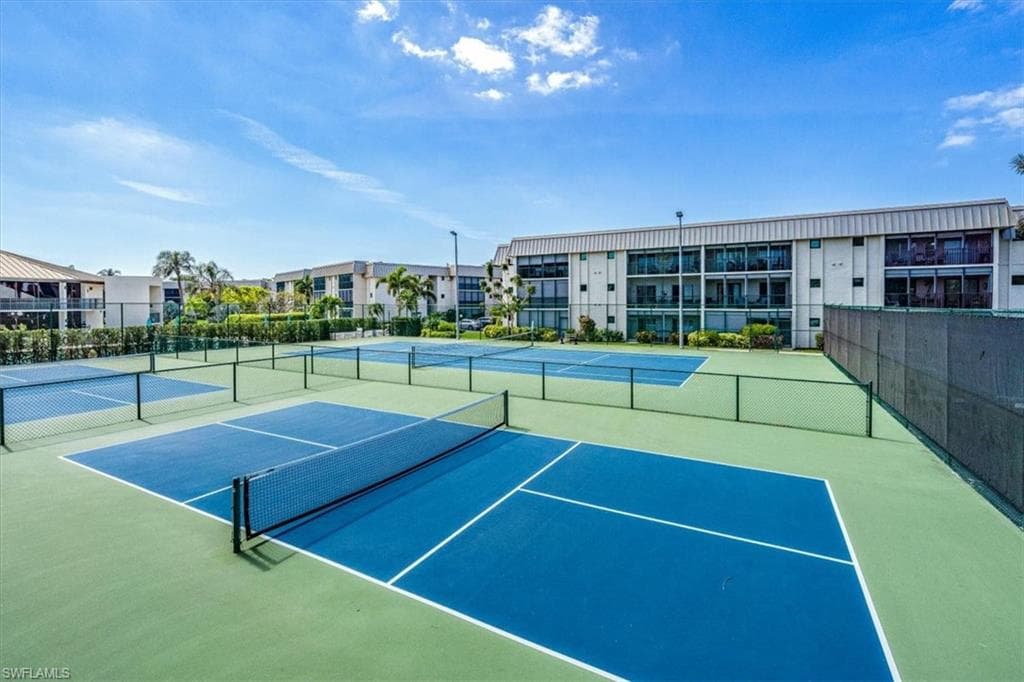 788 Park Shore Dr F13, Naples, FL 34103-32