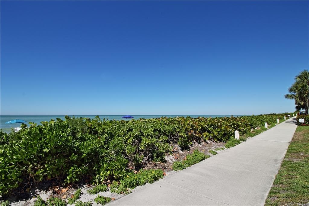 788 Park Shore Dr F13, Naples, FL 34103-34