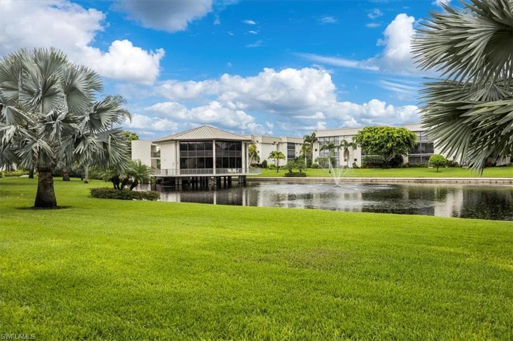 788 Park Shore Dr F13, Naples, FL 34103-4