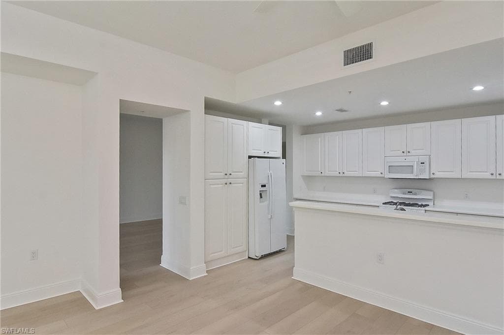 9217 Museo Cir, Naples, FL 34114-10
