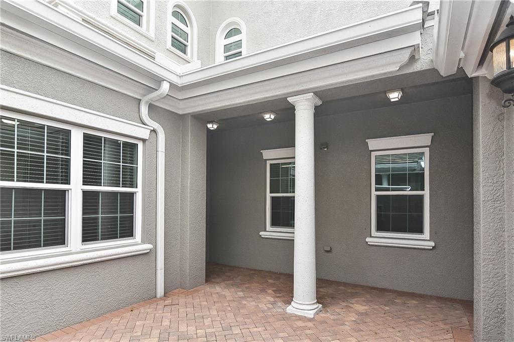 9217 Museo Cir, Naples, FL 34114-7