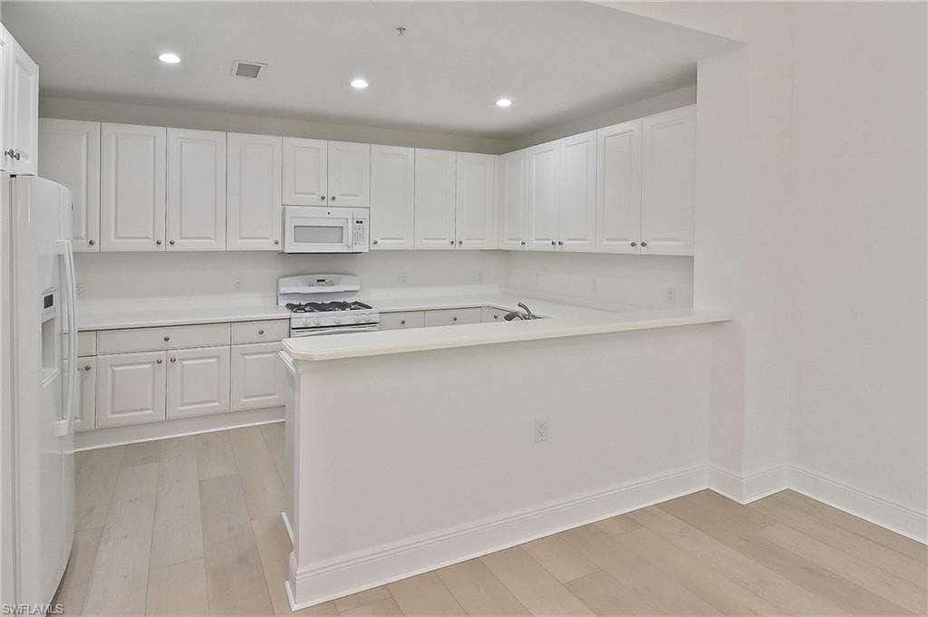 9217 Museo Cir, Naples, FL 34114-8