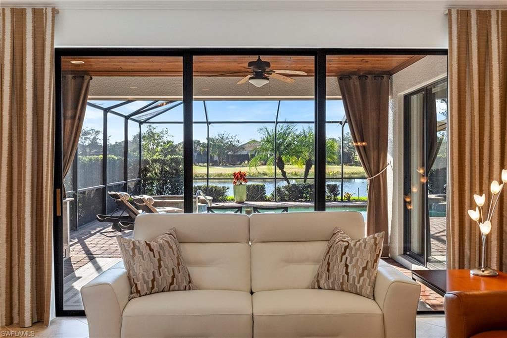 12570 Fenhurst Way, Naples, FL 34120-2
