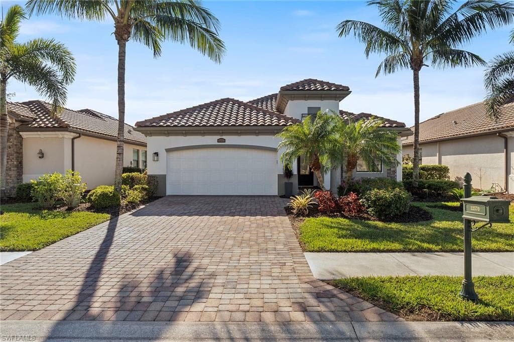 12570 Fenhurst Way, Naples, FL 34120-4