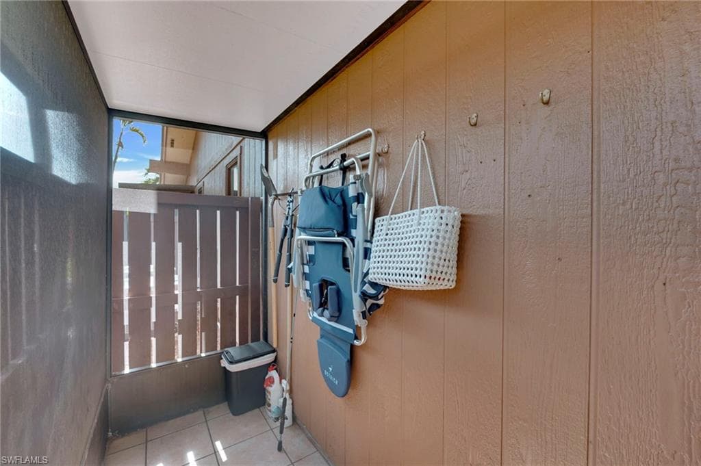 6353 Royal Woods Dr, Fort Myers, FL 33908-27