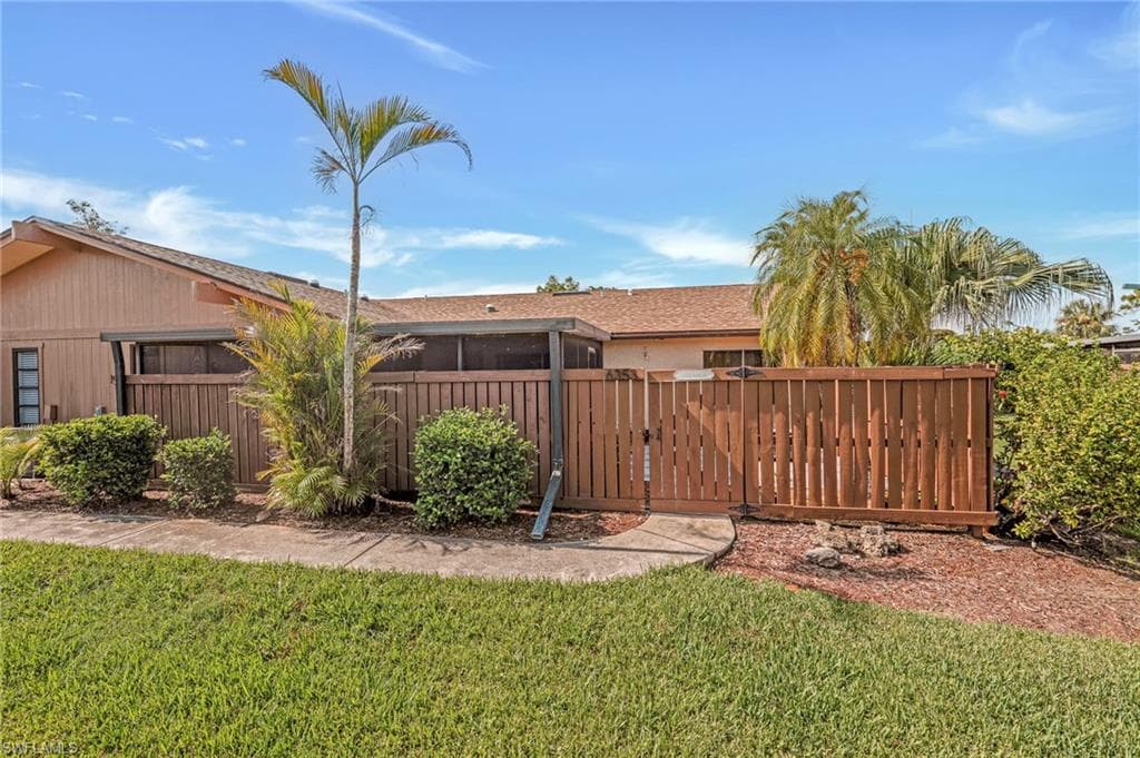 6353 Royal Woods Dr, Fort Myers, FL 33908-28