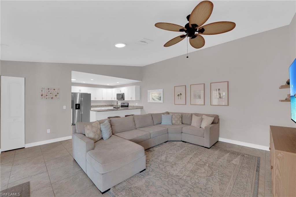 6353 Royal Woods Dr, Fort Myers, FL 33908-4
