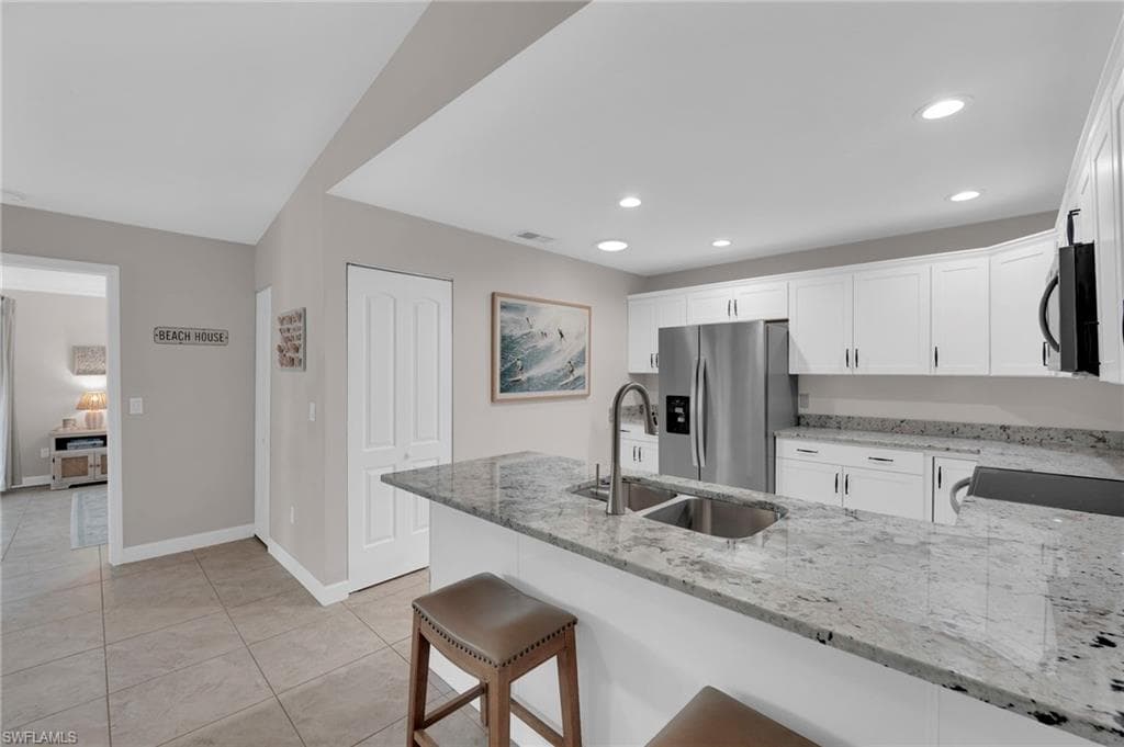 6353 Royal Woods Dr, Fort Myers, FL 33908-8