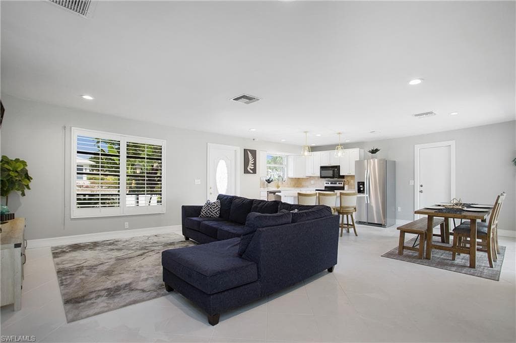 27 Pebble Beach Blvd, Naples, FL 34113-25