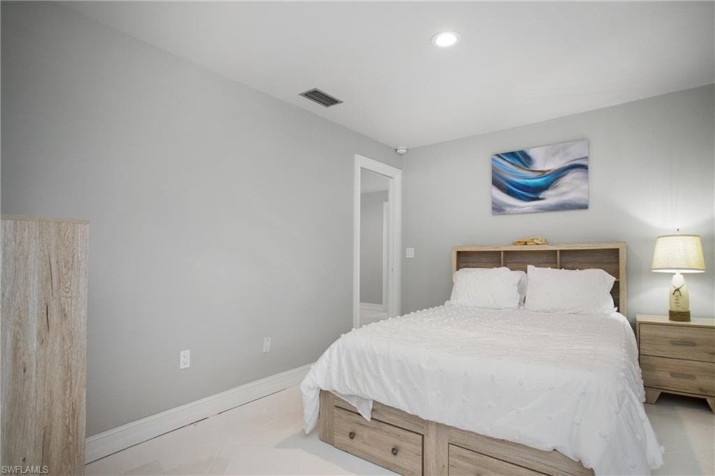 27 Pebble Beach Blvd, Naples, FL 34113-27