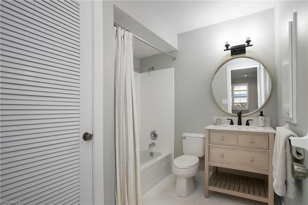 27 Pebble Beach Blvd, Naples, FL 34113-33