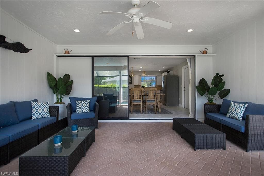 27 Pebble Beach Blvd, Naples, FL 34113-36