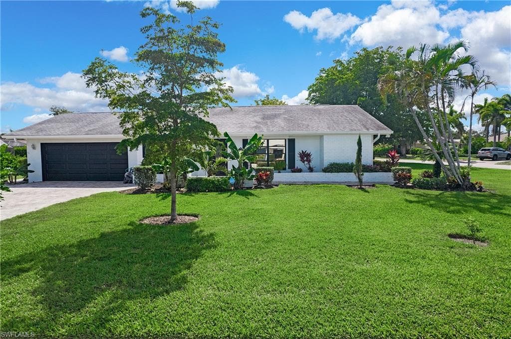 27 Pebble Beach Blvd, Naples, FL 34113-4