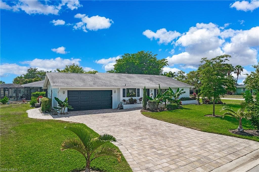 27 Pebble Beach Blvd, Naples, FL 34113-6