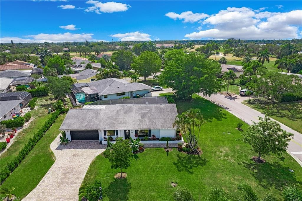 27 Pebble Beach Blvd, Naples, FL 34113-7