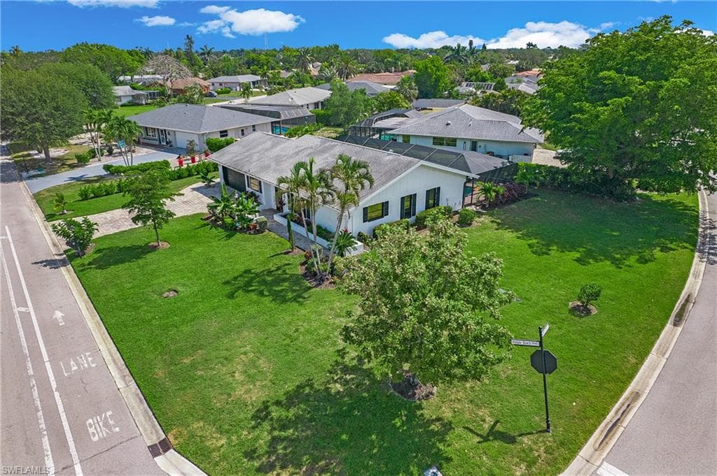 27 Pebble Beach Blvd, Naples, FL 34113-8
